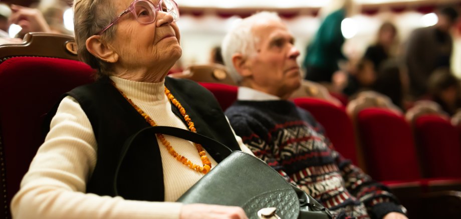 Mature,Seniora,Is,Interested,In,Watching,Ballet,Performance,In,Theater