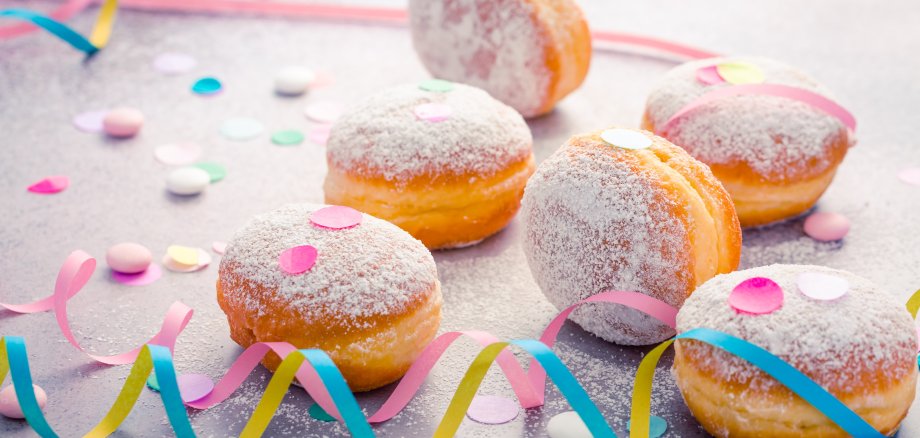 Traditional,Berliner,For,Carnival,And,Party.,German,Krapfen,Or,Donuts