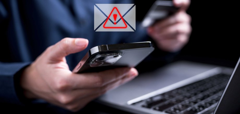 Email,Spam,Icon.,Spam,Link,On,Mobile.,Icon,Email,Virus
