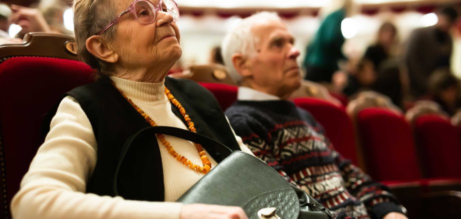 Mature,Seniora,Is,Interested,In,Watching,Ballet,Performance,In,Theater